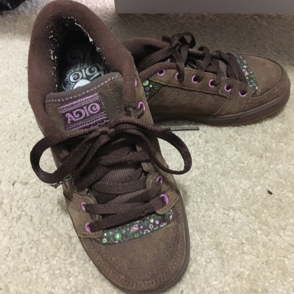 Adio skate shoes Sz 5